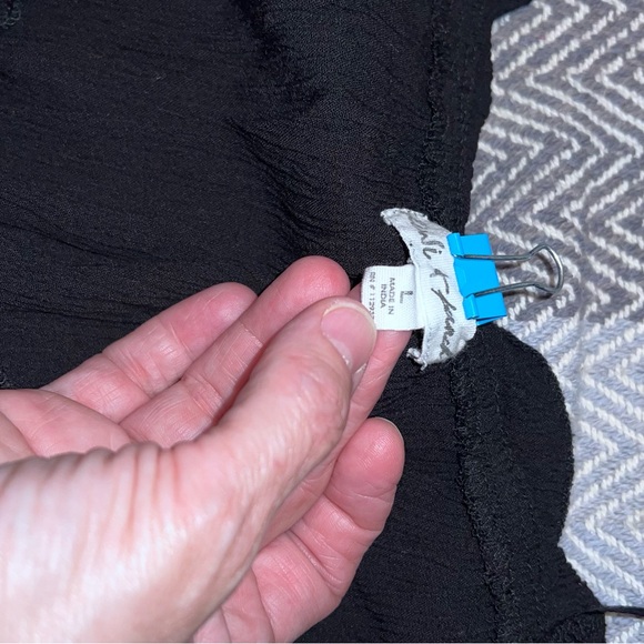 Kiwi Punch Black Short Sleeve Crop Blouse - Picture 7 of 9